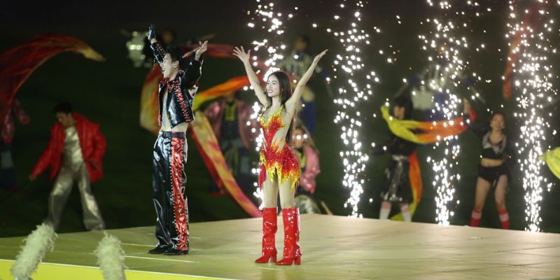 Sự thành công vang dội của nước chủ nhà